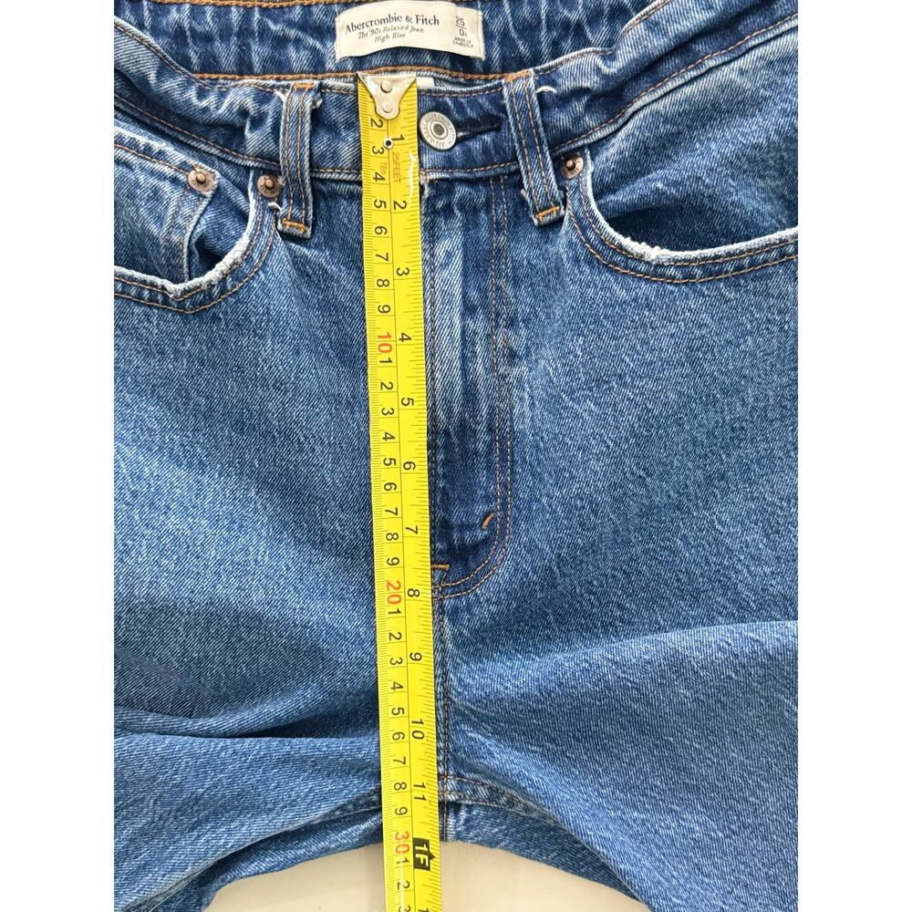 Abercrombie The 90s Relaxed Jean Curve Love High Rise Raw Hem Blue Wash 25 / 0R - Picture 10 of 11